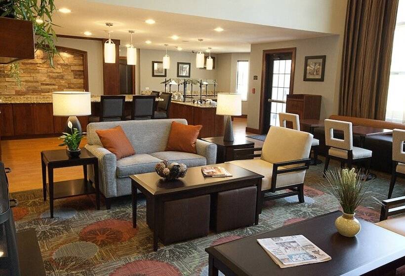 Отель Staybridge Suites Pittsburgh Cranberry Township, An Ihg