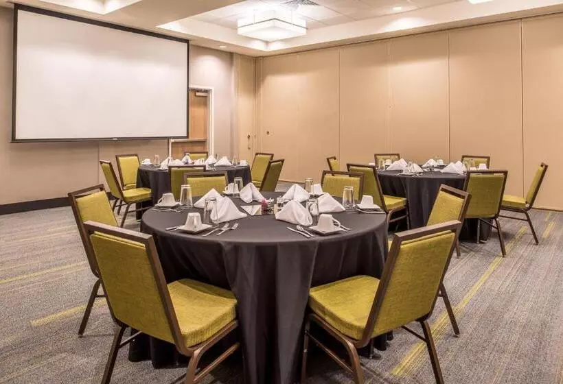 ホテル Holiday Inn Joplin, An Ihg