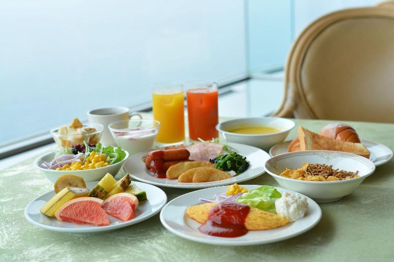 New Akao & Hotel Royal Wing