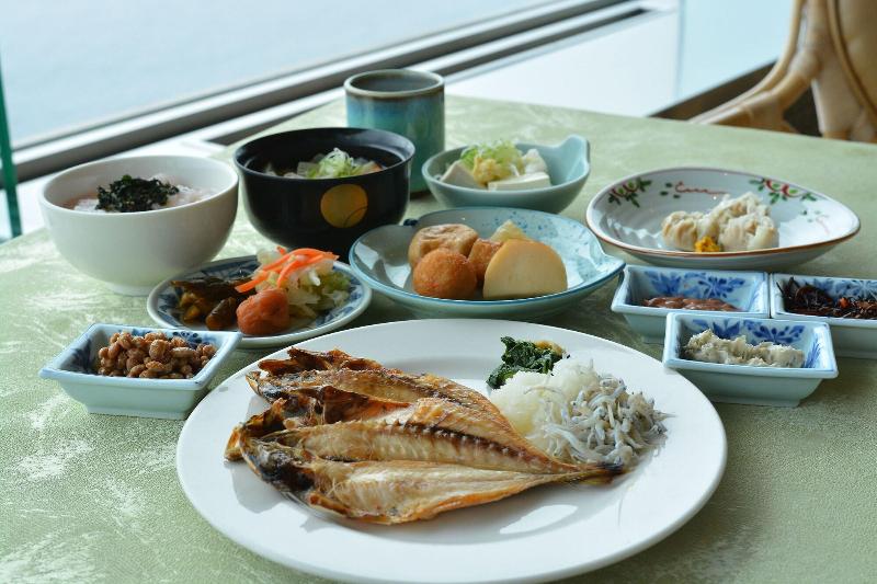 New Akao & Hotel Royal Wing