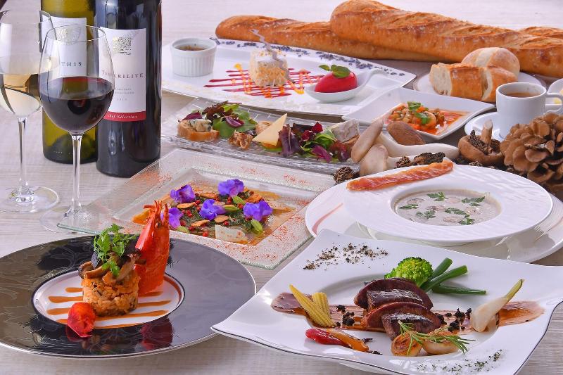 New Akao & Hotel Royal Wing