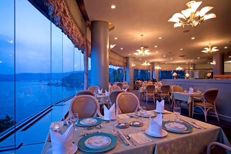 New Akao & Hotel Royal Wing