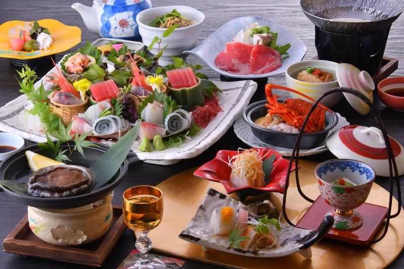 New Akao & Hotel Royal Wing