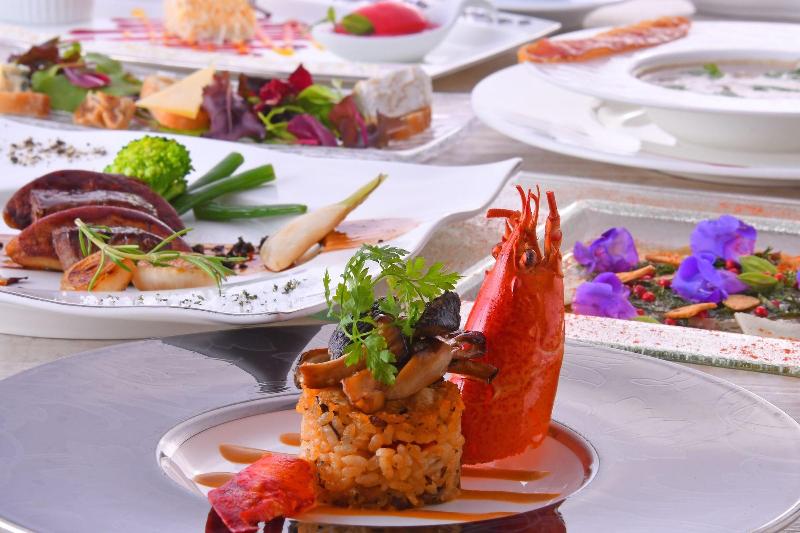 New Akao & Hotel Royal Wing