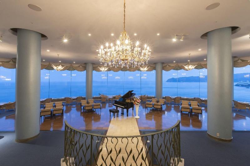 New Akao & Hotel Royal Wing