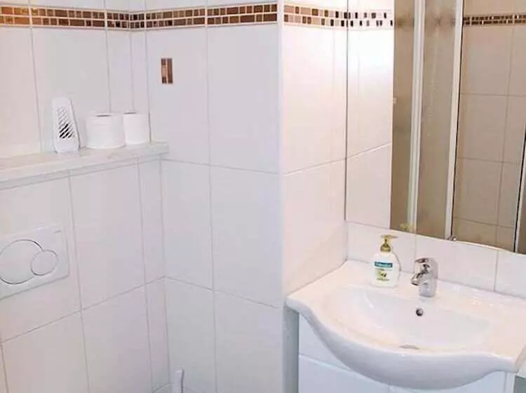 تختخواب و صبحانه Bed&breakfast Kvarner