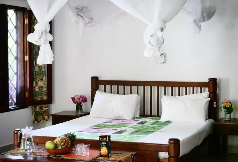 تختخواب و صبحانه Diani Cottages