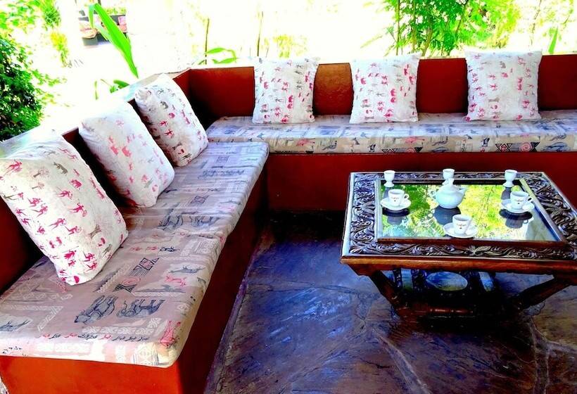 تختخواب و صبحانه Diani Cottages