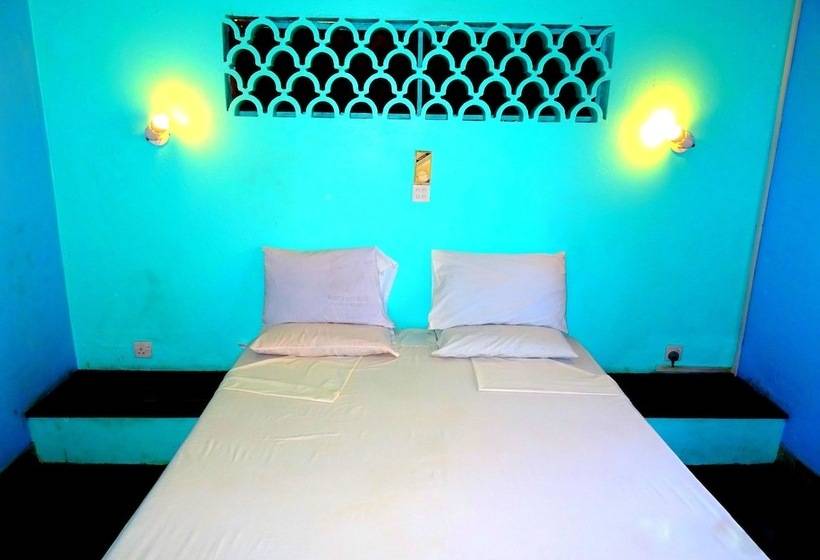 تختخواب و صبحانه Diani Cottages