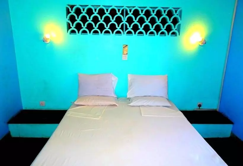 تختخواب و صبحانه Diani Cottages