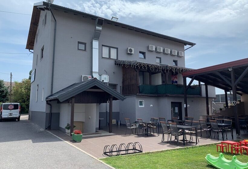 住宿加早餐  London Rooms Zagreb Airport