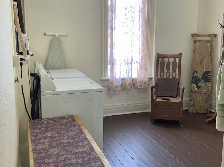 Historic Downtown Capitol Hotel Vacation Suites