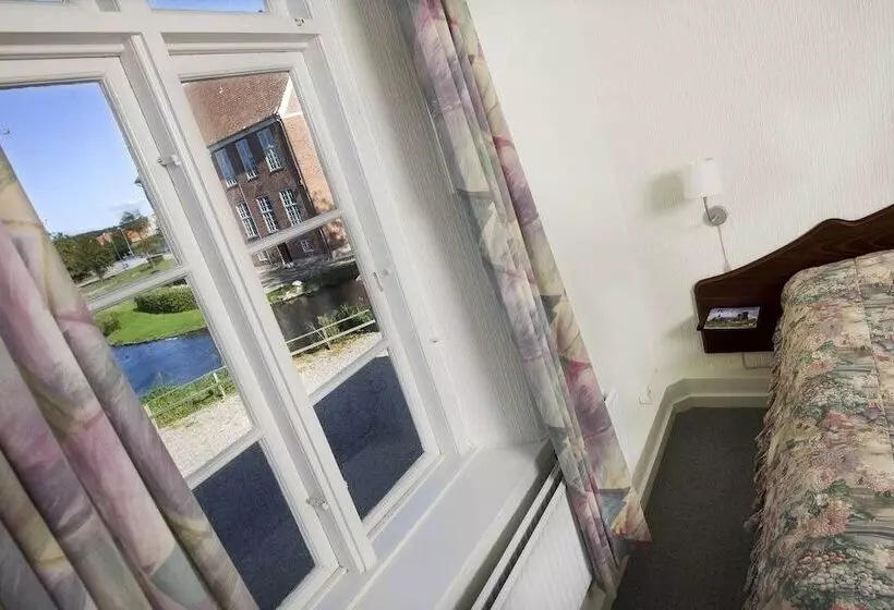 簡易ホテル Gram Slotskro