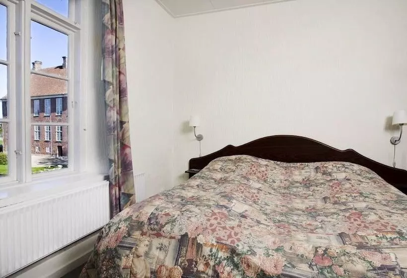 簡易ホテル Gram Slotskro