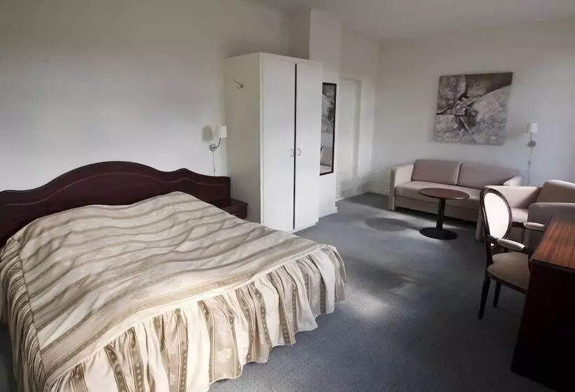 簡易ホテル Gram Slotskro