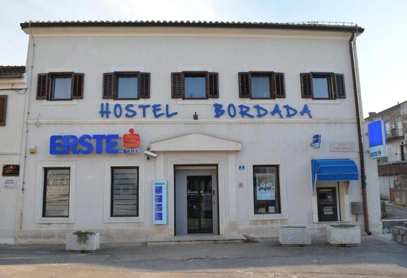 Hostel Bordada