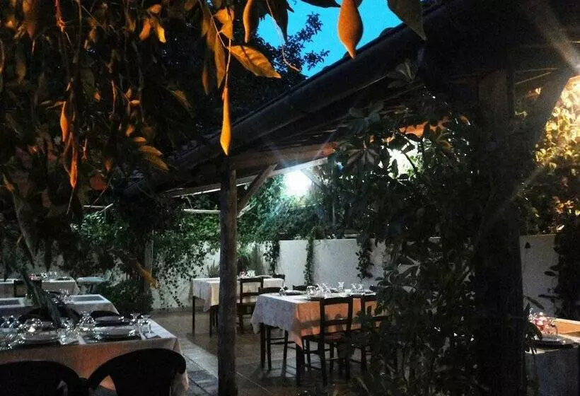 Hotelli Agriturismo Villa Vittoria