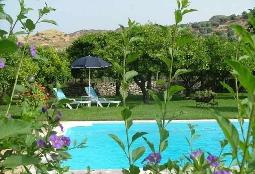 Hotelli Agriturismo Villa Vittoria