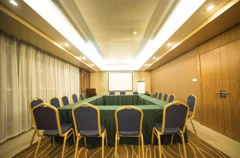 Hotelli Metropolo Zhenjiang Railway Station Wanda Square