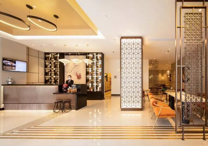 Hotelli Metropolo Zhenjiang Railway Station Wanda Square