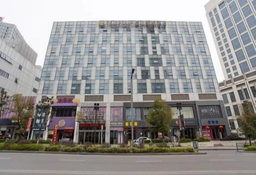Hotelli Metropolo Zhenjiang Railway Station Wanda Square