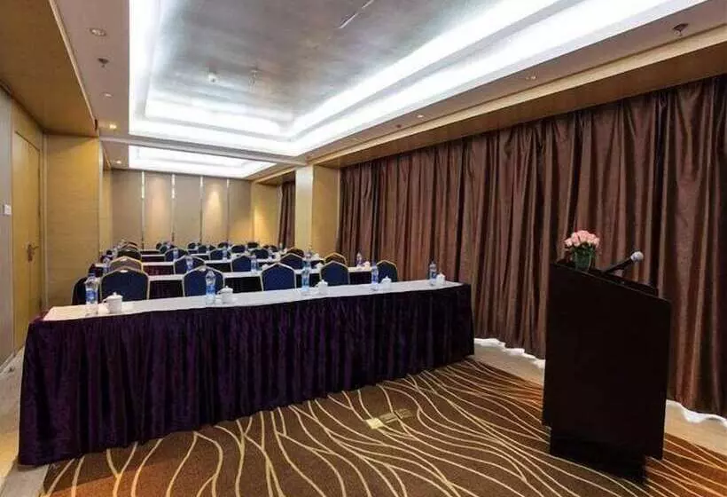 Hotelli Metropolo Zhenjiang Railway Station Wanda Square