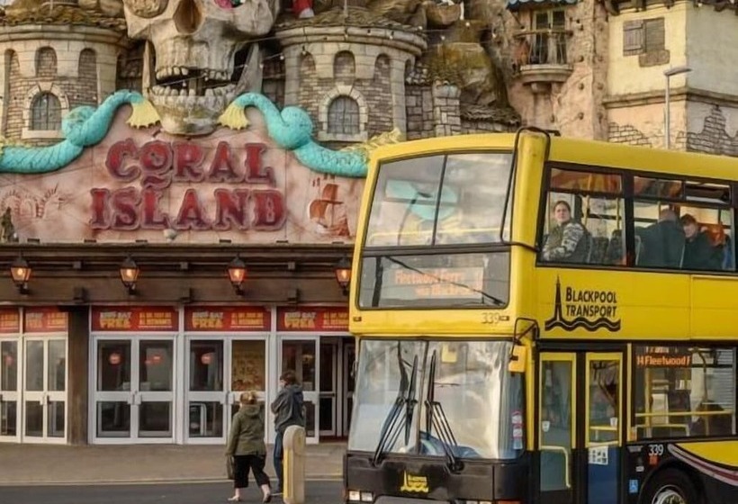 Palm Beach Hotel By The Sea