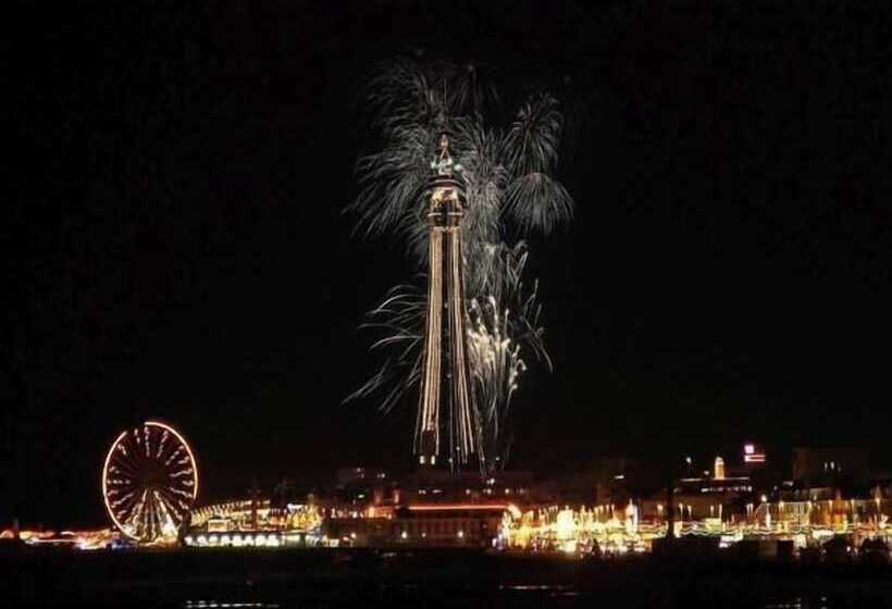 Palm Beach Hotel By The Sea