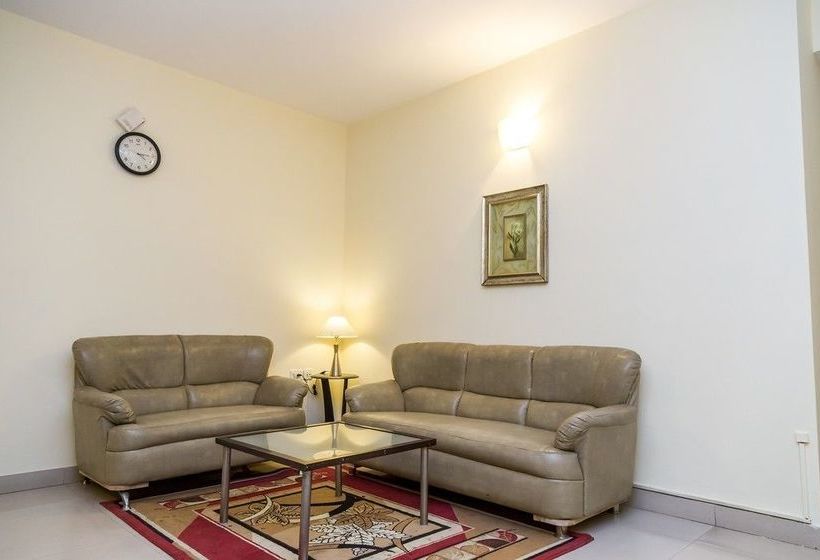 Отель Mint Queensway Suites