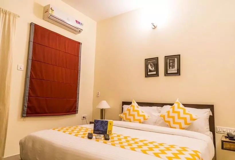 ホテル Mint Queensway Suites