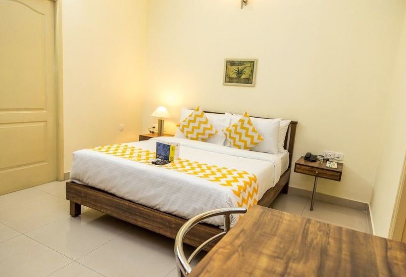 Отель Mint Queensway Suites