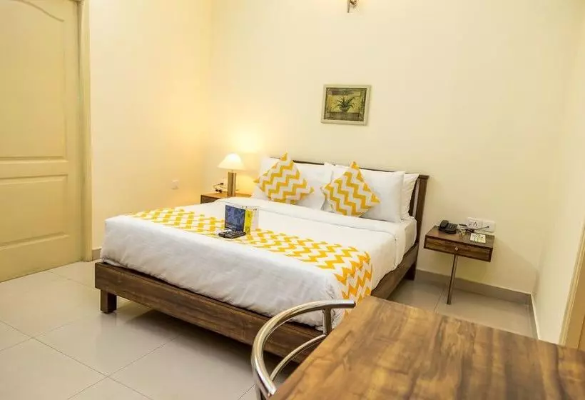 ホテル Mint Queensway Suites