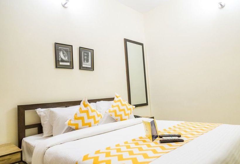 Отель Mint Queensway Suites