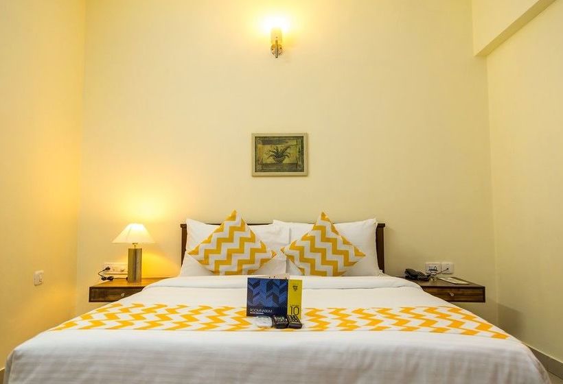 Отель Mint Queensway Suites