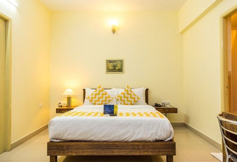 Отель Mint Queensway Suites