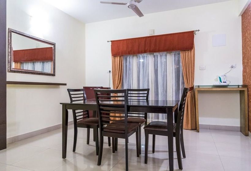 Отель Mint Queensway Suites