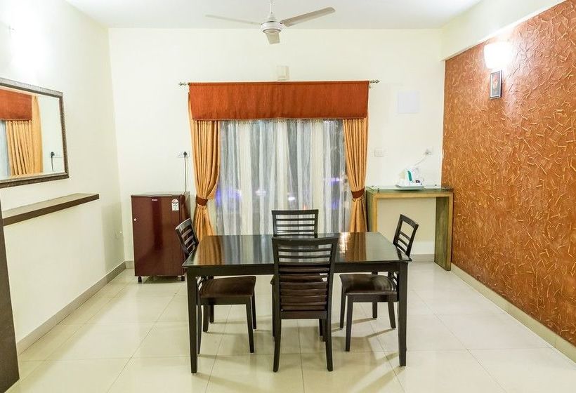 Отель Mint Queensway Suites