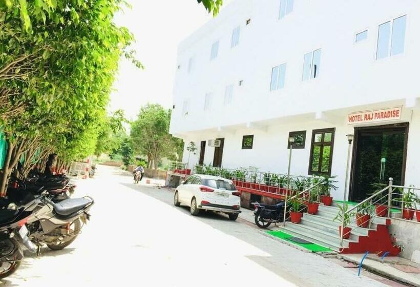 Hotel Raj Paradise