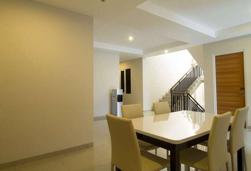 בית מלון כפרי Reddoorz Plus @ Setiabudi Tengah