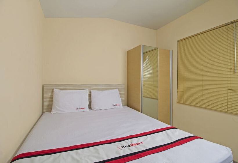 בית מלון כפרי Reddoorz Plus @ Setiabudi Tengah