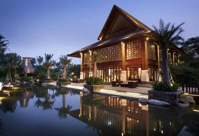 ホテル Shixishu Jianguo Yalong Bay Resort