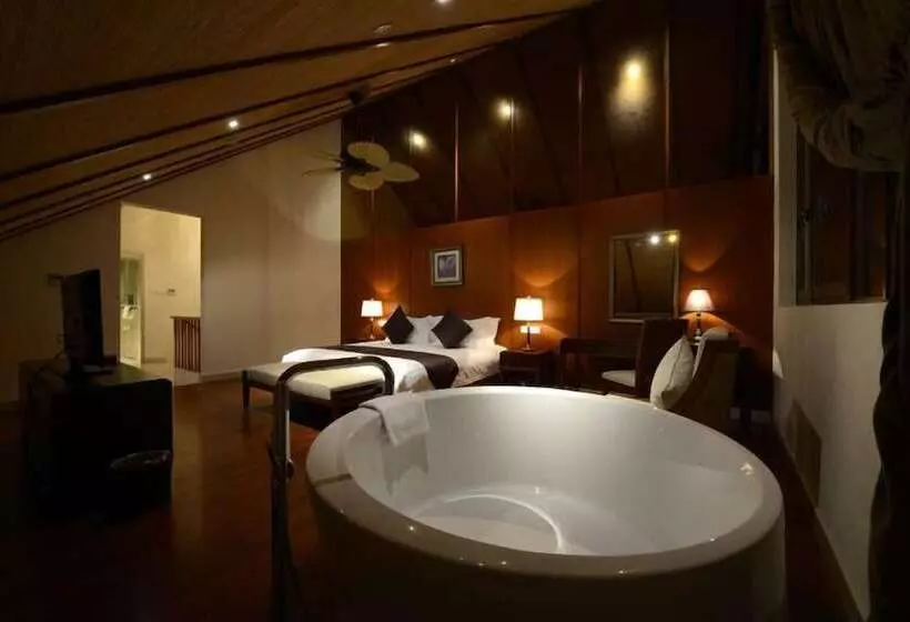 ホテル Shixishu Jianguo Yalong Bay Resort
