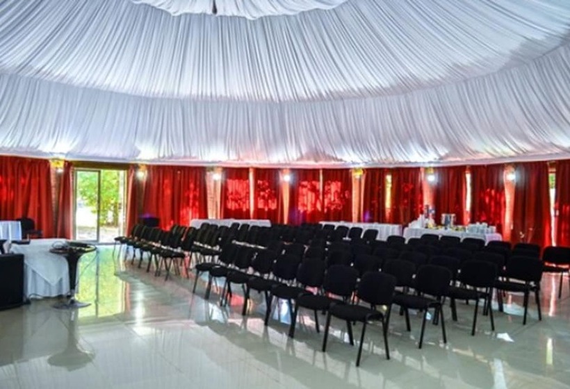 Las Montañas De Olmué Resort & Conference Center