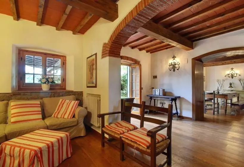Villa Acacia
