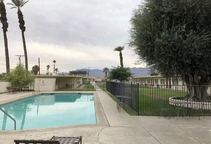 Western Sands Motel