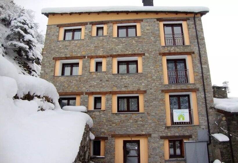 Apartamentos Arinsal 3000