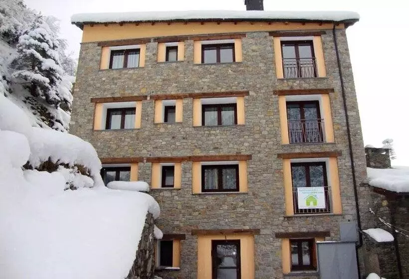 Apartamentos Arinsal 3000