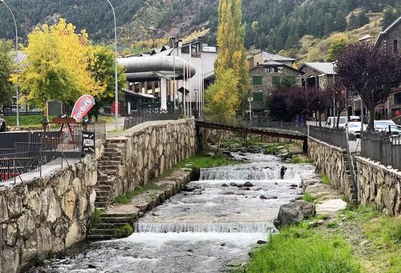 Apartamentos Arinsal 3000
