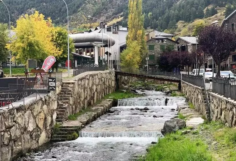 Apartamentos Arinsal 3000