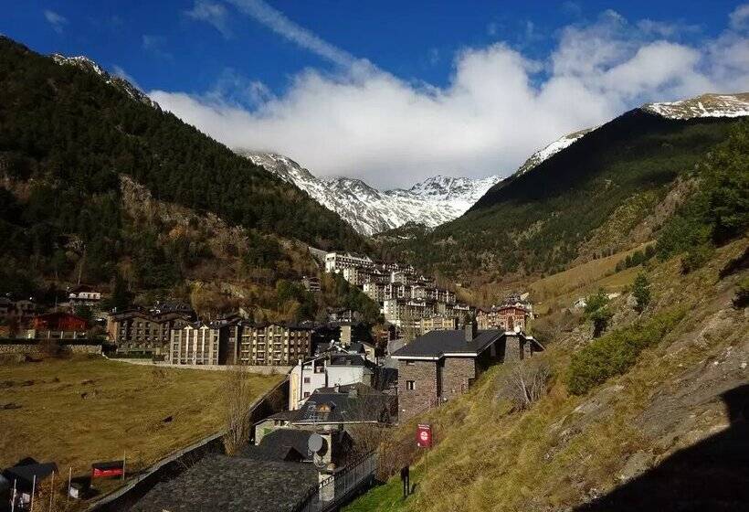 Apartamentos Arinsal 3000